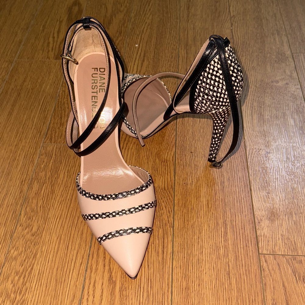 RARE DVF D’Orsay Pumps Size 9.5 EXCELLENT CONDITION***